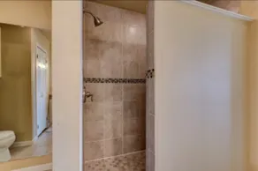 Lakefront 2B/2B Minutes from downtown! - Image 2