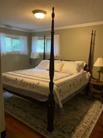 2 minute drive to downtown, Pet Friendly - Image 5