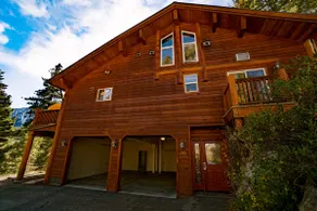 Two people ski FREE with every winter stay! - Image 4