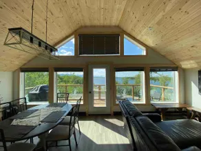 Payne Lake Wilderness Huts - Lakeview Suite - Image 2