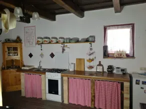 Organ house in Tekeny - Image 4