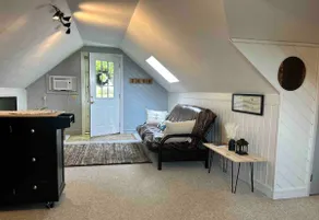 Owasco Loft Efficiency Apartment - Image 5