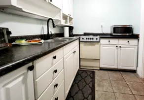 Comfortable two bedroom home - Image 4