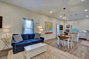 Romantic Cottage *Hot Tub* Downtown Indy! - Image 5