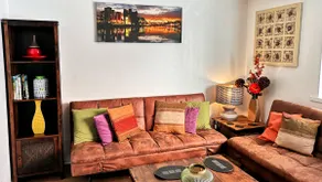 Newcastle 3-Bedroom Cosy Home FREE Parking - Image 2