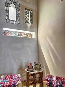 Unusual cottage with themed rooms - Image 5