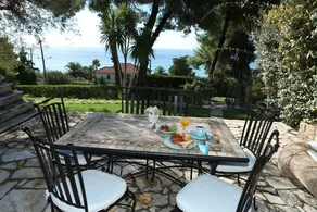 Luxurious Villa Vicky 50 meters from the sea - Image 4