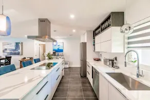 Luxury modern waterfront 4BR/3.5BA pool beach - Image 4