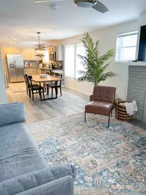 💙Beautiful Bungalow Downtown ~ HorsePark | 🥃 Trail - Image 4