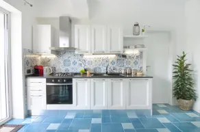 Brand new studio with private garden - Image 2