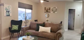Beautiful Condo w/Game room Swimming pool & more! - Image 3