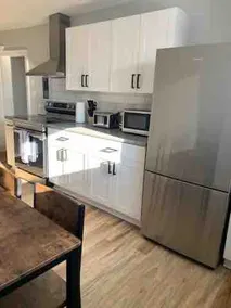 Bright 1-BR APT, Prime Location - Image 4