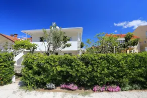 DeLuxe Apartment B with Sea View / Free Parking - Image 2
