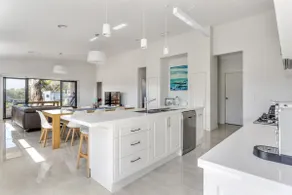 Diamond Bay Beach House: helt ny - Image 2