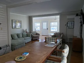 Ocean Block Single Family Home - Open floor plan & pet friendly! - Image 3