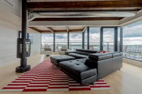 Waterfront Two Master Suite Penthouse with Rooftop - Image 4