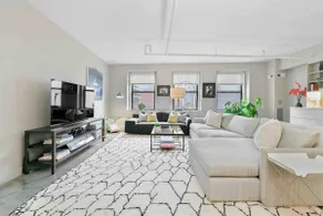 Modern Loft, 1700 SqFt. Location! - Image 2
