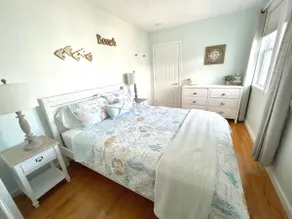 Detached condo, one building away from the beach - Image 2