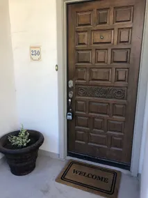 *Modern Lakefront Condo* - Prime Tempe Location! - Image 3