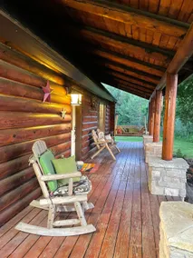 Custom Log Home - Hot Tub, Sauna, King Bed, AC - Image 4