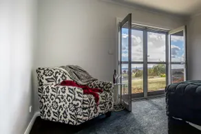 Silverdown Luxury king rooms OR Apartment - Image 5