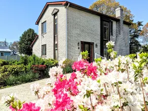 The Brick Beach House, 2 King beds & pet friendly - Image 2