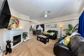 5 minutes to Cherry point! Family-sized townhouse with fireplace & balcony  - Image 4