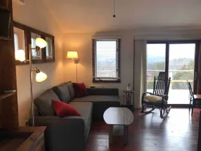 Moondance is perched on a ridge with amazing views - Image 2