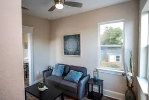 Beautiful Guest House on New Built Home Near Downt - Image 3