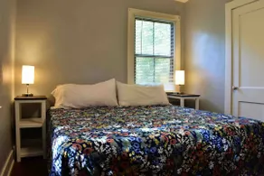 LSU Garfield Cottage- whole house with King and Queen beds! - Image 4