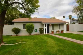 Beautiful Home Centrally Located, With Pool - Image 4