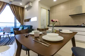 3BR D'Pristine Suite, Stunning Views & Near LEGOLAND - Image 4