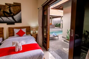 Seminyak Private Villa 100m shop, cafe, restaurant - Image 5