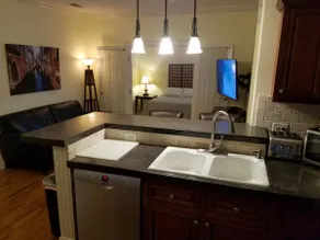 The Uptown Flat atThe Gadabout Inn, DT Wake Forest - Image 4