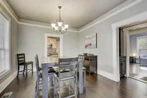Adorable 3BR 1930s bungalow centrally located - Image 4