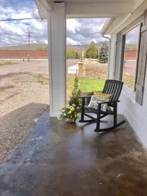 *Gorgeous Hideout, Close to everything, 3 bedrooms, fully remodeled!* - Image 5