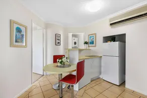 Gorgeous Apartment in Luxurious Noosa Resort - Image 3