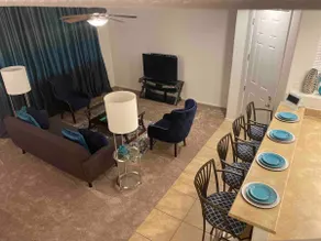Entire Contemporary Luxury 3-Bedroom Townhouse! - Image 2