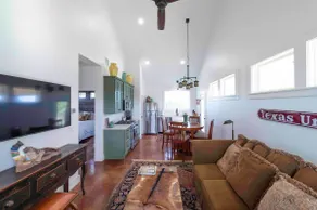 Azure Skye Haus (Guest House) - Round Top - Image 5