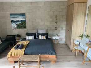 Inverloch Back Lane Bed Stay - Image 2