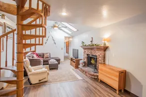 Storybook Chalet: WiFi, Fireplace - Image 5