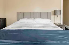King size bed-One side of duplex - Image 4