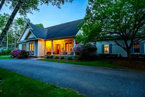 Spacious Retreat mins to Lake George pool&hot tub - Image 3