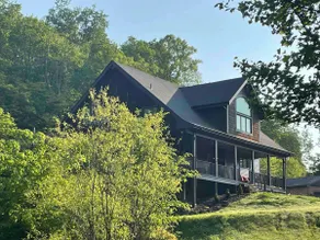 House at Maple Ridge  - Image 2