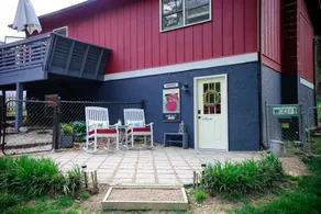 Houz Zen: A Pet Friendly Private Suite - Image 2