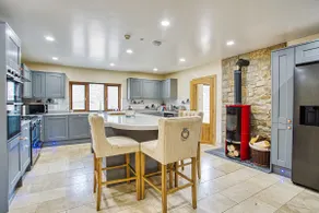Hart Lodge Luxury home, Hottub Sauna & Games bar - Image 2