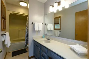 Spacious Stay 4Mi to Downtown Sleeps 6 Pets Ok - Image 3