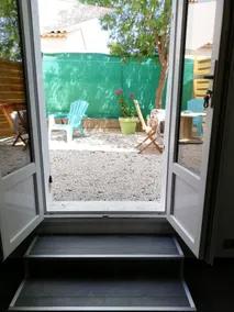 Charming 2-room with garden in villa - Image 2