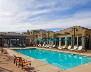 Luxurious Private 2-Bed Townhome - Image 5