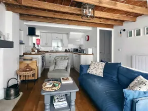 Shrimp Cottage 3 bedroom cottage with sea views - Image 2